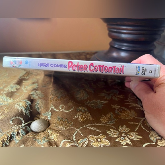 2/$15 🐇 HERE COMES PETER COTTONTAIL                     ~Original TV CLASSIC 📀 - Picture 10 of 10